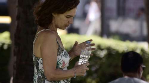 Καύσωνας Κλέων: &quot;Χτύπησε&quot; το πρώτο 40άρι για φέτος στην Αττική- Στη Νέα Φιλαδέλφεια