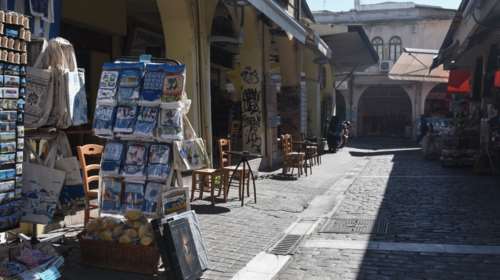 Ποια μαγαζιά θα είναι ανοιχτά, απαγορεύονται ουρές πάνω από 5 άτομα - Ολόκληρο το ΦΕΚ