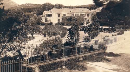 Τατόι: Φωτογραφίες από το &quot;άγνωστο&quot; γήπεδο τένις και το θερμοκήπιο - Το χθες και το σήμερα