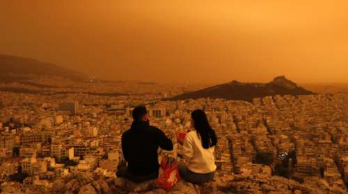 &quot;Minerva Red&quot;: Το φαινόμενο που χτύπησε τη χώρα - Από τα ισχυρότερα επεισόδια αφρικανικής σκόνης των τελευταίων ετών