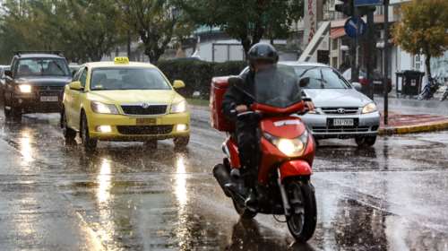 &quot;Σαρώνει&quot; την χώρα η κακοκαιρία: Καταιγίδες, χιόνια και ισχυροί άνεμοι -  Πού θα &quot;χτυπήσει&quot; τις επόμενες ώρες