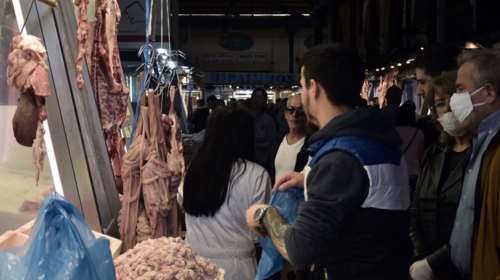 Κορονοϊός: Κρίσιμη η σημερινή ημέρα- Φόβοι για ουρές και συνωστισμό σε σούπερ μάρκετ και εκκλησίες