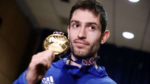 Μίλτος Τεντόγλου: &quot;Νευρίασα μετά το πρώτο άκυρο άλμα&quot; - Η υποδοχή στο αεροδρόμιο [βίντεο]