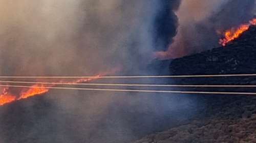 Μαίνεται η μεγάλη φωτιά στην Εύβοια: Στην περιοχή μετέβη ο Κικίλιας - Εκκενώθηκαν οικισμοί, τραυματίστηκε πυροσβέστης [εικόνες-βίντεο]