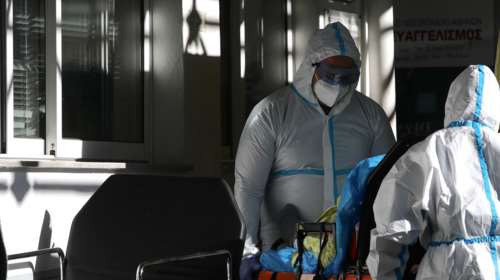 Προειδοποιούν οι λοιμωξιολόγοι: Αύξηση 539% στις νοσηλείες - 4 στους 10 ανεμβολίαστους θα μολυνθούν μέχρι τέλος του έτους