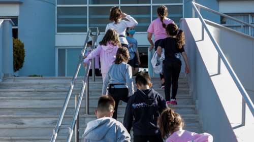 Ανοιγμα σχολείων: Οι 14 οδηγίες του υπουργείου Παιδείας - Το τμήμα θα κλείνει μόνο αν είναι θετικοί τουλάχιστον οι μισοί μαθητές