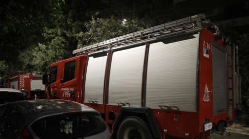 Φωτιά στο κέντρο της Αθήνας - Αναφορές για εγκλωβισμένους