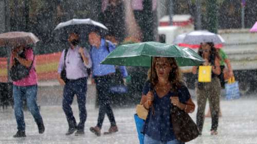 &quot;Φθινόπωρο&quot; από αύριο σε όλη τη χώρα - Ασυνήθιστο κύμα κακοκαιρίας ακόμα και σε παραθαλάσσιες περιοχές