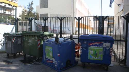 Κατάληψη Λυκείου με το καλημέρα: Διαμαρτύρονται γιατί άνοιξαν τα σχολεία και όχι τα... φροντιστήρια