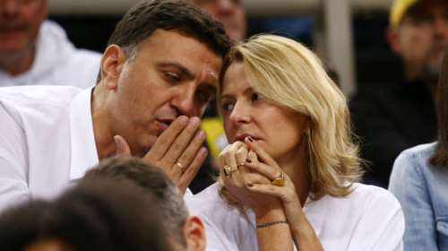 Τζένη Μπαλατσινού  - Βασίλης Κικίλιας: Πιασμένοι xέρι - χέρι με athleisure look στο κέντρο της Αθήνας