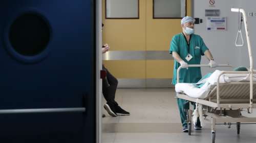 Κορονοϊός: &quot;Μαύρο&quot; ρεκόρ τριμήνου με 51 θανάτους σήμερα - Γιατί αυξήθηκαν επικίνδυνα οι νεκροί