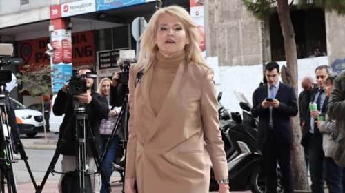 Το &quot;μαρτύριο της σταγόνας&quot; στον ΣΥΡΙΖΑ: Παραιτήθηκε και η Τζάκρη, ετοιμάζεται να πάει στο κόμμα Κασσελάκη