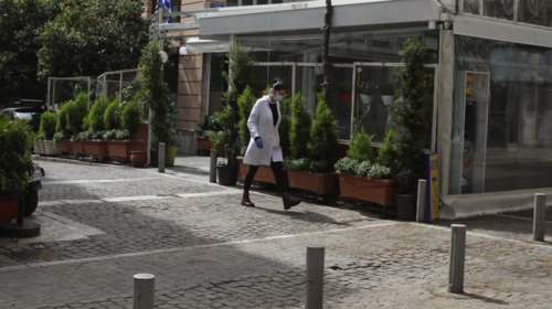 Έρευνα ΕΒΕΑ για κορονοϊό: "Κόκκινο" έχει χτυπήσει η ανησυχία των Ελλήνων