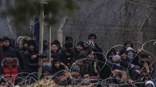 Εβρος: Ακραία τουρκική ενέργεια - Με στρατιωτικά οχήματα συνοδεύουν τους μετανάστες [Βίντεο]