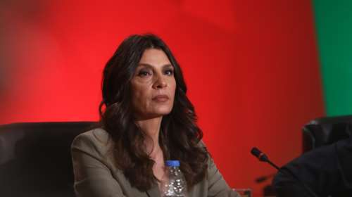 Επανεμφανίστηκε η Πόπη Τσαπανίδου: &quot;Δεν παραιτούμαι, αυτά είναι αστειότητες&quot;- Ποιοι θέλουν την έξοδό της