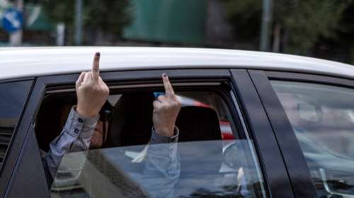 Επεισοδιακή άφιξη Μιχαλολιάκου στη ΓΑΔΑ: Μπάσταρδε τράβα φυλακή- Σκατορουφιάνοι φώναξε ο &quot;αρχηγός&quot;… [Βίντεο]