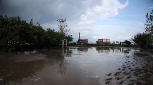 Συναγερμός στην Εύβοια: Αγνοείται άνδρας από την κακοκαιρία - Καταιγίδες, χαλάζι και διακοπές ρεύματος