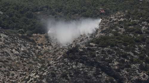 Φωτιά στο Κορωπί: Μεγάλη κινητοποίηση της πυροσβεστικής - Επιχειρούν και εναέρια μέσα