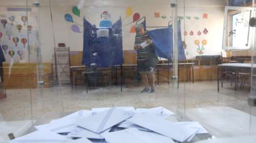 Δημοσκόπηση Abacus: Το 75% λέει &quot;όχι&quot; σε πρόωρες εκλογές - Μεγάλες οι διαρροές του ΣΥΡΙΖΑ προς το ΚΙΝΑΛ [Βίντεο]