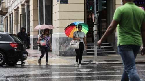 Απίστευτα καπρίτσια του καιρού: Βροχές, καταιγίδες και μικρή πτώση της θερμοκρασίας από το Σάββατο