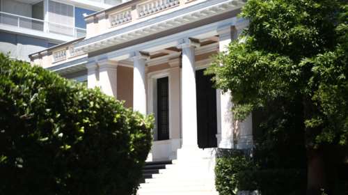 Η απάντηση της κυβέρνησης στην πρόταση μομφής: Κίνηση εντυπωσιασμού - Ο Τσίπρας βλέπει την πολιτική του απήχηση να φθίνει