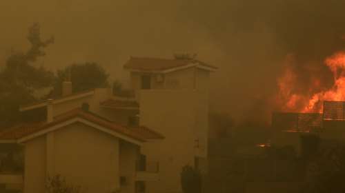 Φωτιά στην Πεντέλη: Εκκενώθηκε το Εθνικό Αστεροσκοπείο Αθηνών - Πότε πέφτουν οι άνεμοι