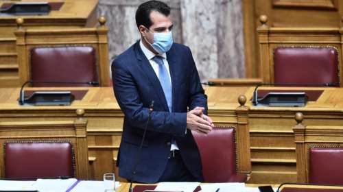 Πλεύρης: &quot;Έχουμε πανδημία ανεμβολίαστων - Θα εμβολιάσω την 12χρονη κόρη μου&quot;