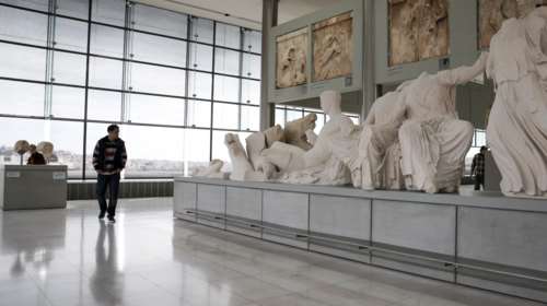 Γλυπτά Παρθενώνα: &quot;Δεξιά εθνικιστική η κυβέρνηση της Βρετανίας, χαίρεται που έχει μερικά από τα Μάρμαρά σας&quot;