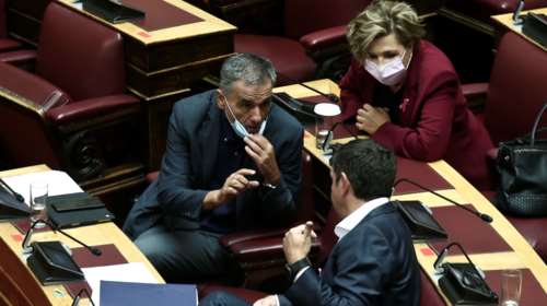 Τσίπρας: Αναστολή κομματικής ιδιότητας για ύβρεις ή αήθεις αντιδικίες απέναντι σε συντρόφους