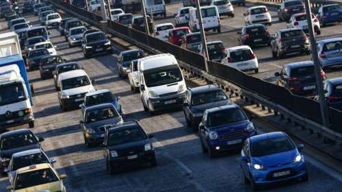 Αλλάζουν όλα με τον νέο κλιματικό νόμο: Τέλος στα αυτοκίνητα βενζίνης και πετρελαίου από το 2030