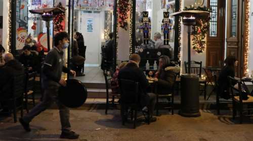 Έλεγχοι σε κέντρα διασκέδασης: Κρύβονταν μέχρι και σε πατάρια για να γλιτώσουν το πρόστιμο