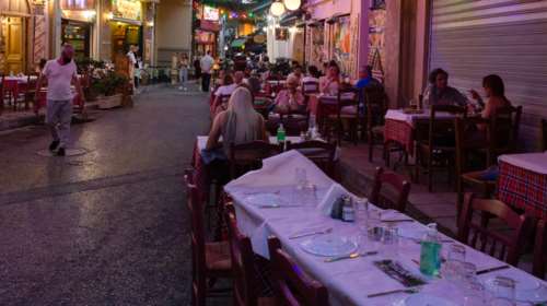 Γεραπετρίτης: Ανοιχτός ο υποχρεωτικός εμβολιασμός των εργαζομένων στην εστίαση - Αποκλείεται νέο lockdown