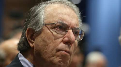 Ο Μπαμπινιώτης αναλύει τη &quot;διαλεκτική&quot; του Μασκ: Λέξη με αίγλη, δύναμη, δηλωτικότητα και πολυσημία