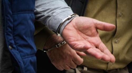 ΕΛ.ΑΣ: Δύο συλλήψεις για κατοχή και διακίνηση ναρκωτικών στα νότια προάστια