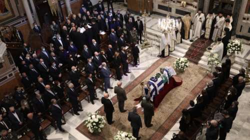 Γιώργος Κατρούγκαλος: Λιποθύμησε στην κηδεία της Φώφης Γεννηματά