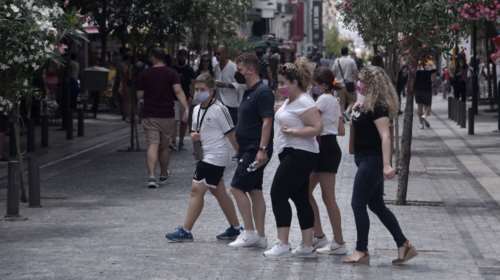 Καταργούνται οι μάσκες στους εξωτερικούς χώρους: Στις 18:00 ανακοινώσεις από τον Χαρδαλιά