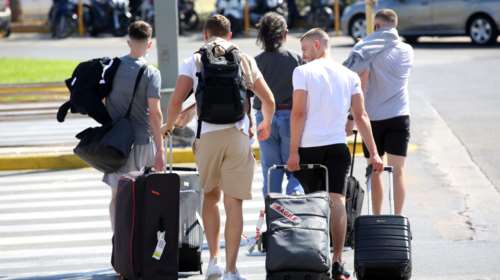 Κορονοϊός: Από αυτές τις χώρες είναι τα περισσότερα "εισαγόμενα" κρούσματα τουριστών