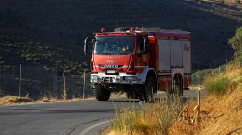 Πυρκαγιά σε εργοστάσιο στα Ψαχνά Ευβοίας [βίντεο]