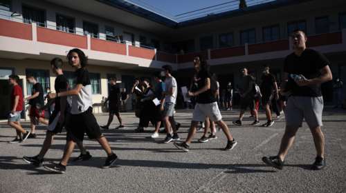 Mέντορες, ενδοσχολικοί συντονιστές και εκπαιδευτικοί όμιλοι έρχονται στα δημόσια σχολεία