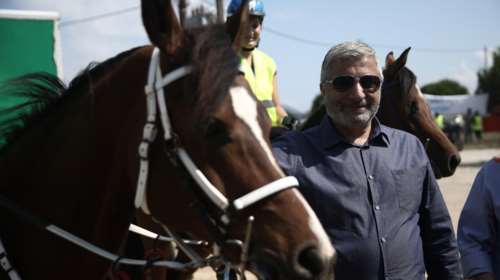 Ο Πατούλης φώναξε το ...ιππικό στο Πάρκο Σχινιά του Μαραθώνα - Φωτογραφίες με τα άλογα