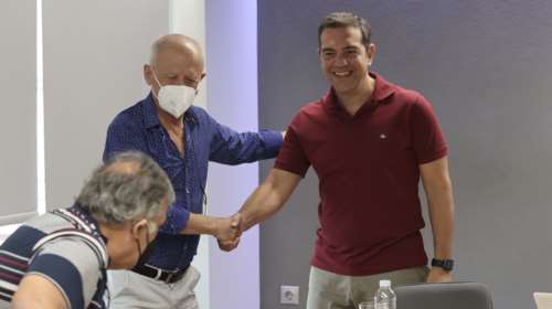 Τσίπρας σε ταξιτζήδες για Uber: Δικαιωθήκαμε - Σε όλο τον κόσμο αθέμιτες πρακτικές αλλά η ΝΔ την υποστήριζε για ιδεολογικούς λόγους;