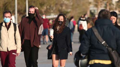 Τέλος το lockdown: Από το Σάββατο ελεύθερη η μετακίνηση μεταξύ δήμων, μετά ανοίγει το λιανεμπόριο και μετά τα Λύκεια