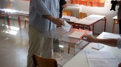Δημοσκόπηση Pulse: Κυριαρχία της ΝΔ, τρίτος ο ΣΥΡΙΖΑ, διψήφιο το ΚΚΕ - Υπέρ των αγροτών το 68%