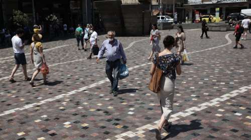 &quot;Καμπανάκι&quot; από τη Λινού: Φόβοι για 6ο κύμα κορονοϊού - Να επανέλθει η μάσκα σε αεροπλάνα και πλοία