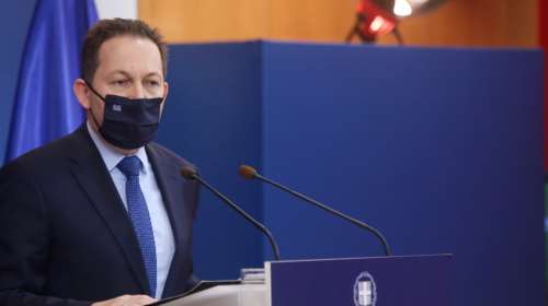 Πέτσας: Κακά νέα, μόνο 300.000 δόσεις εμβολίου θα έρθουν αρχικά στην Ελλάδα - Θα εμβολιαστούν 150.000 τον Γενάρη