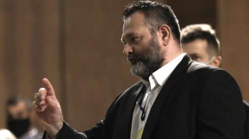 Γιάννης Λαγός: Η στιγμή της σύλληψης μπροστά στη σύντροφό του - Μέχρι πότε θα πληρώνεται ως ευρωβουλευτής