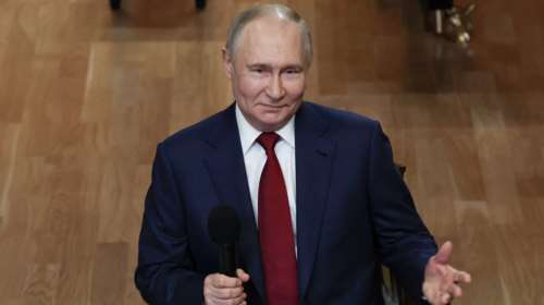 Η ειρωνική απάντηση του Κρεμλίνου για τη δήλωση περί "τρελού Πούτιν" του Τραμπ: "Υπάρχει συναισθηματική φόρτιση"