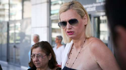 Το... τερματίζει ξανά η Ραχήλ Μακρή: Ζητά την υπογραφή Κικίλια και Κεραμέως για να φορέσει μάσκα