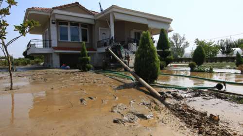 Σε αγώνα δρόμου ο ΔΕΔΔΗΕ για την αποκατάσταση των ζημιών από τον &quot;Ιανό&quot;
