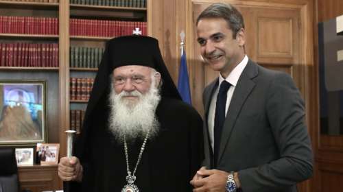 Μητσοτάκης: Επικοινωνία με τον Αρχιεπίσκοπο Ιερώνυμο για εκκλησίες και εορτασμό των Χριστουγέννων